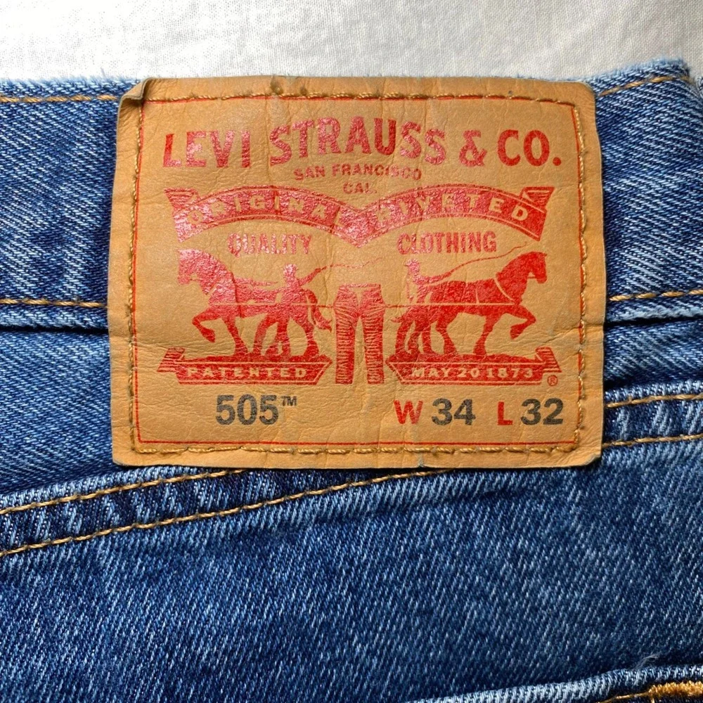 Levis 505 Regular Fit Straight Leg Jeans Mens 34x32 Medium Wash Denim